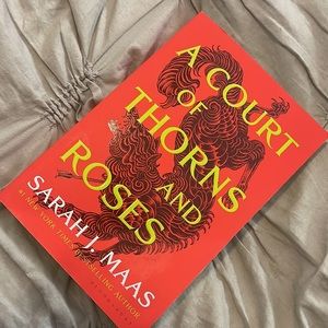 A Court of Thorn and Roses by Sarah J. Maas Paperback Book